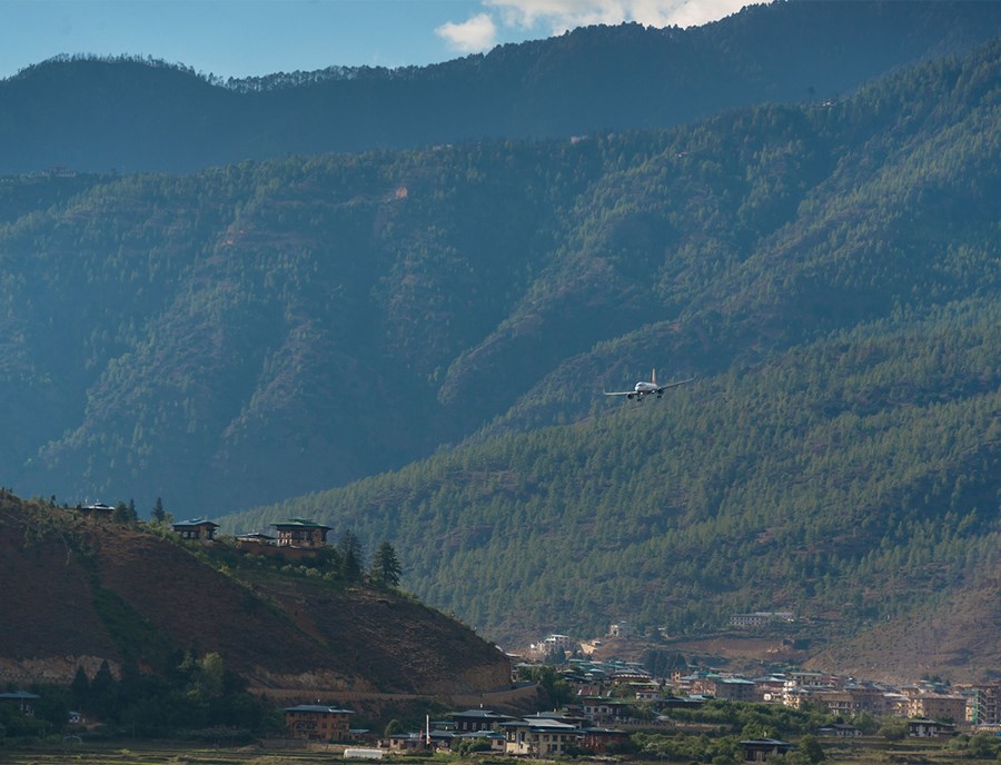 Drukair Landing Offers One Of The World S Most Scenic Arrivals