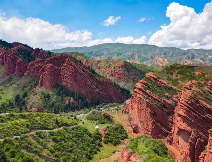 Jeti Oguz Stands As A Masterwork Of Natural Sculpture, Guarding The Gateway To The Tian Shan