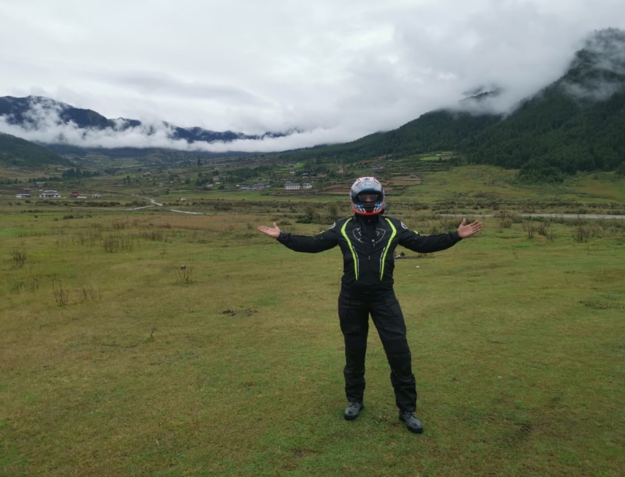 Chase Horizons Across The Himalayas