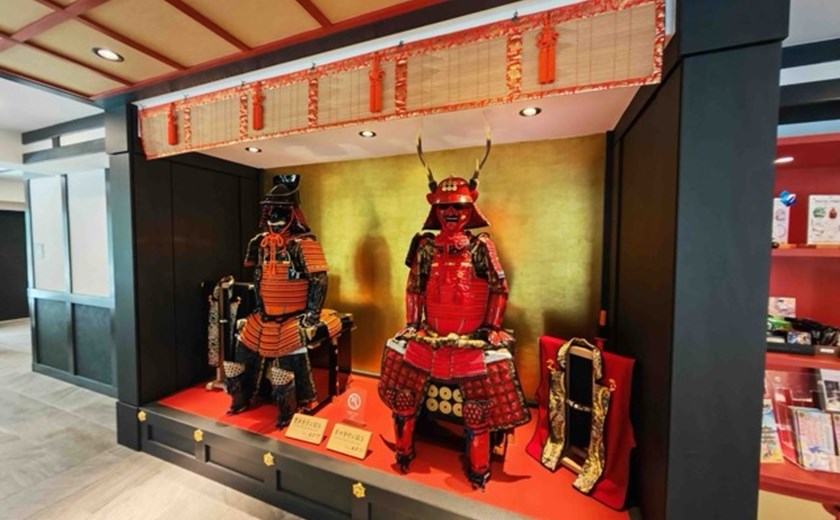 Samurai armor and Japanese décor displayed at MIMARU Osaka Samurai-themed hotel